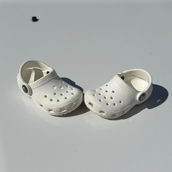 CROCS Kids Classic White Sandals - Picture 3 of 5